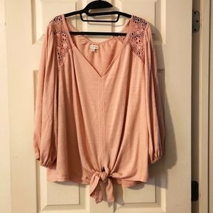 Blush blouse quarter sleeve